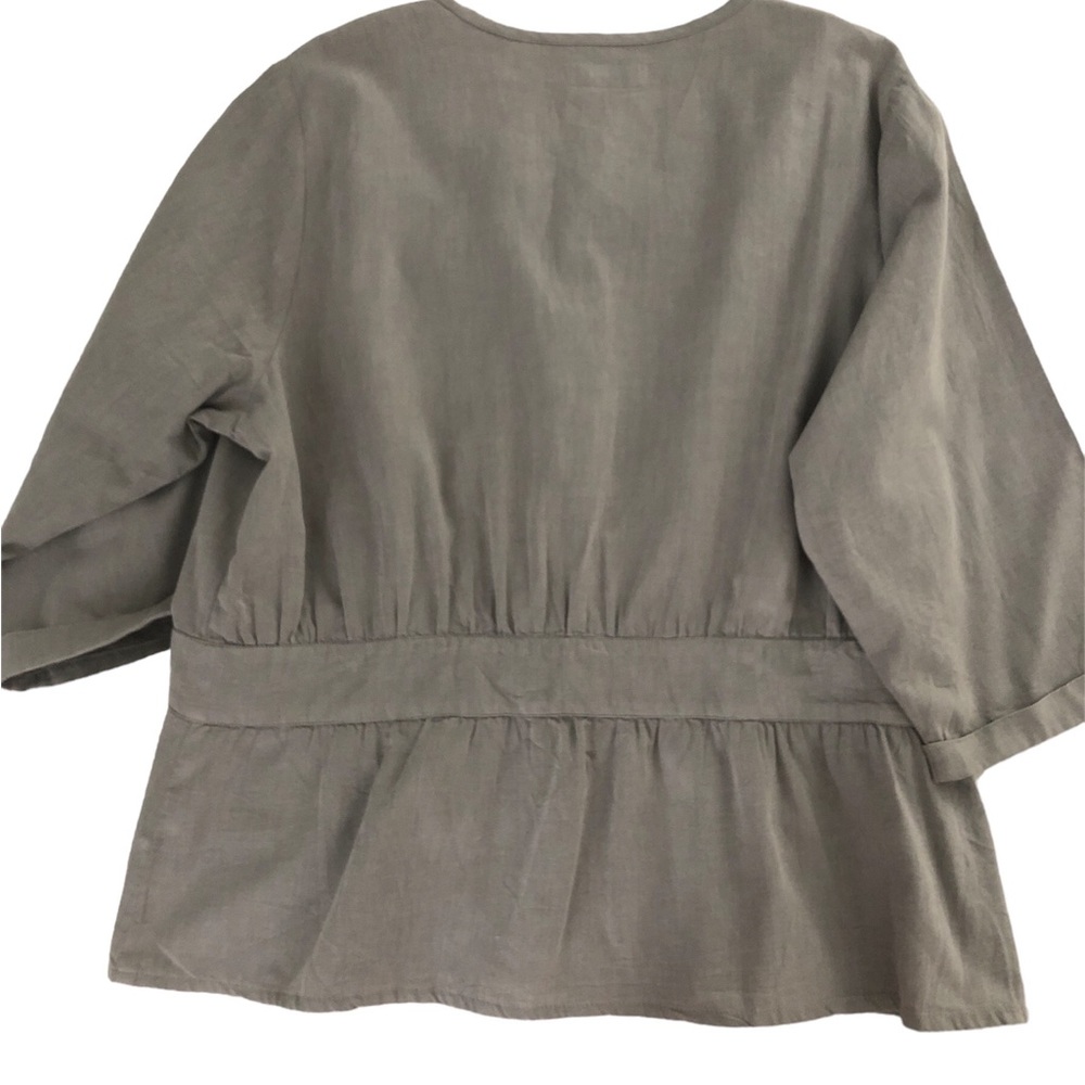 Flax Button Front Top With Peblum - image 2